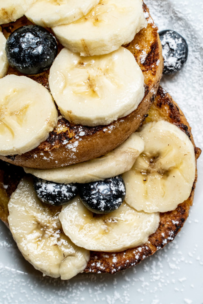 French Toast version sucrée avec des fruits. À retrouver chez Season Paris.
